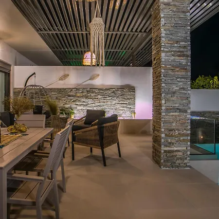 Maro Luxury Afantou